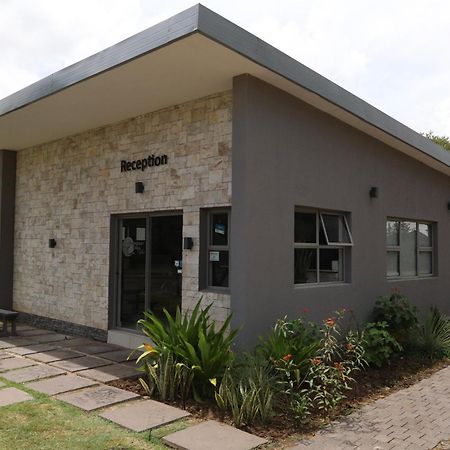 Sandpiper Villas Chobe Kasane Esterno foto